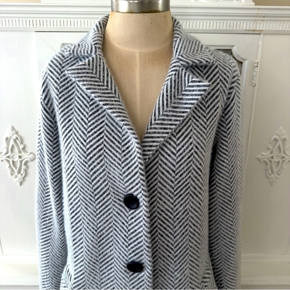 Frank Lyman Montreal Sweater Coat - Picture 2 of 12